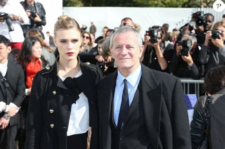 Francis Huster et Gaia, «un faux couple» ? Paris Match répond