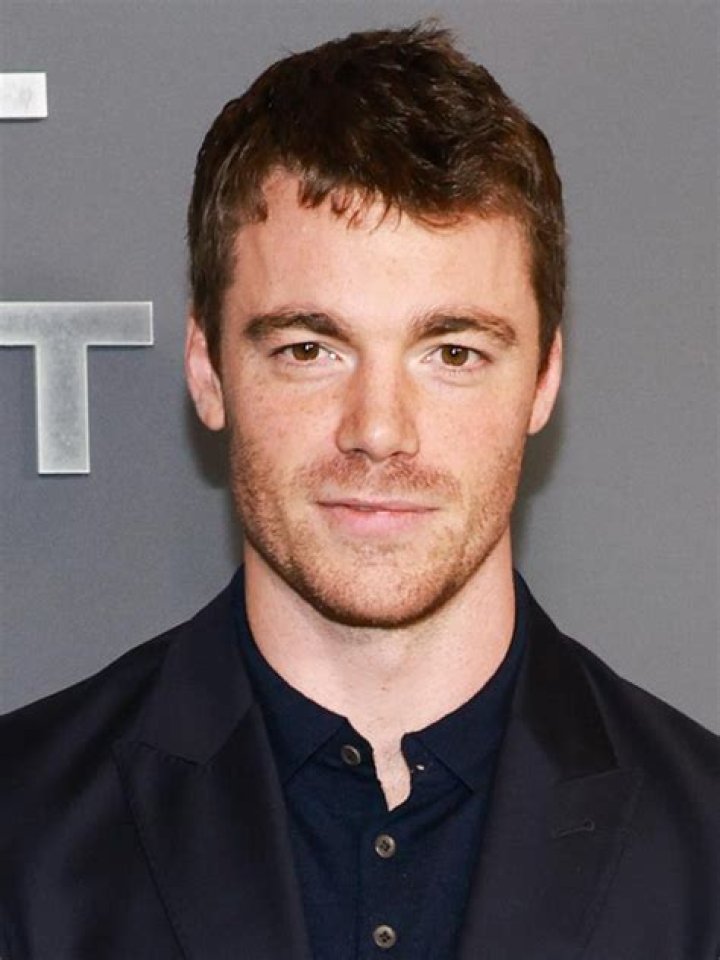 Gabriel Basso Age, Height, Net Worth, Girlfriend, Dating, Parents