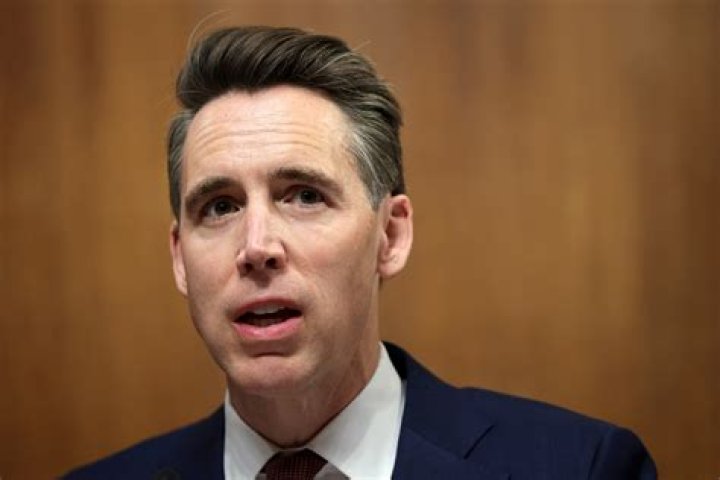 Josh Hawley Moves to Trump’s Heir Presumptive Ian Welsh