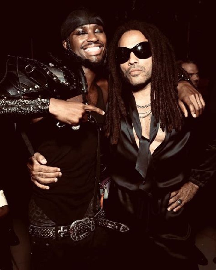 Lenny Kravitz on Twitter "Ran into an old friend in the yard. https