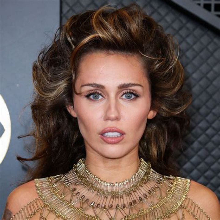 Miley Cyrus' Net Worth (2024) How Much She Made From "Hannah Montana