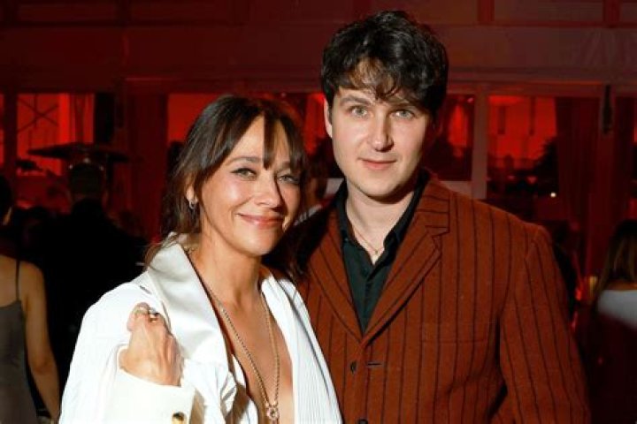 Rashida Jones and Ezra Koenig Are Dating