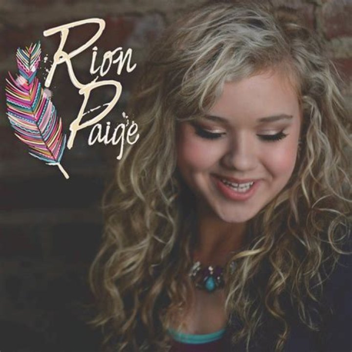 Rion Paige in white Photo Peavey CFM News