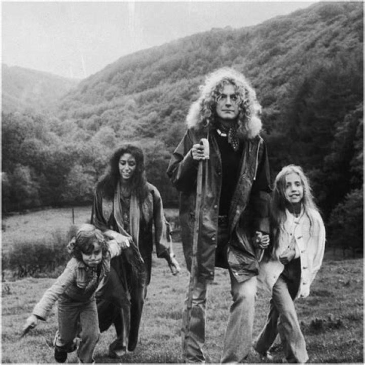Robert plant with wife, Maureen, in 1971 r/OldSchoolCool
