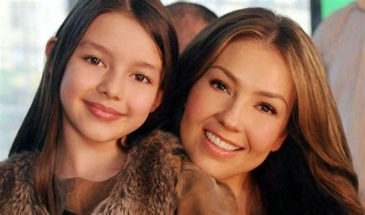 Thal&iacute;a 'Man&iacute;as' (VIDEO)