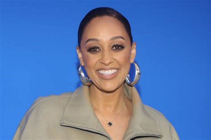 Tia Mowry Proudly Reveals 68Pound Weight Loss E! Online Deutschland