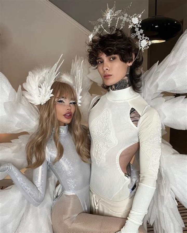Tim Henson&rsquo;s Girlfriend All About Gigi Angelica, Aka Minoudoll