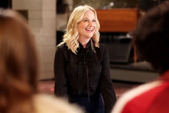 Watch a 24YearOld Amy Poehler Freestyle Rap in Vintage Video Footage