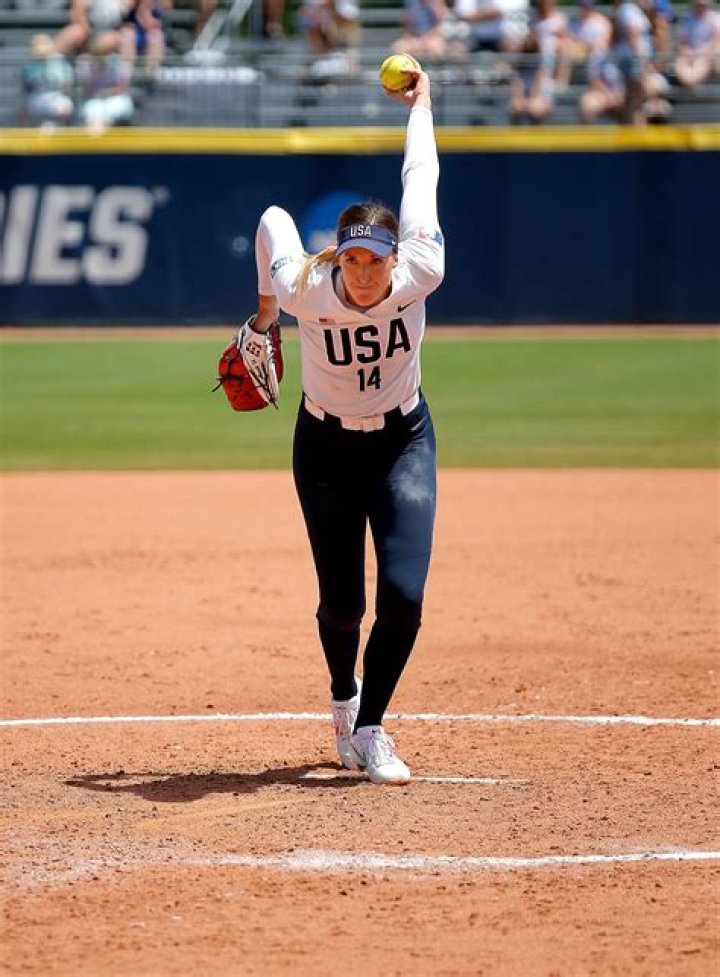 Who Is Monica Abbott? Facts About the USA Softball Pitcher POPSUGAR